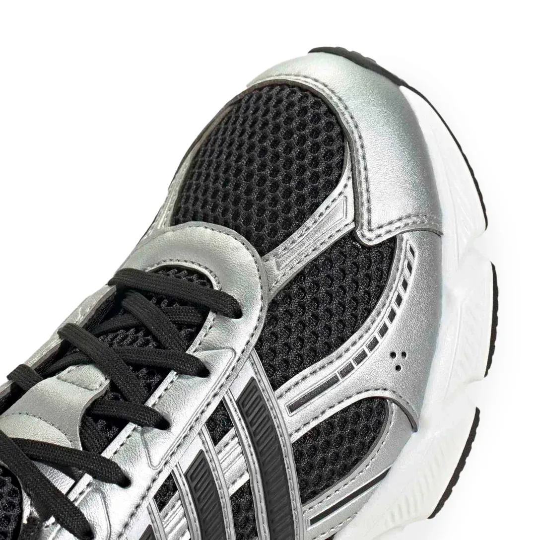 Tênis Adidas Technochaos 2000 Preto Feminino vista lateral com detalhes prateados e logo adidas